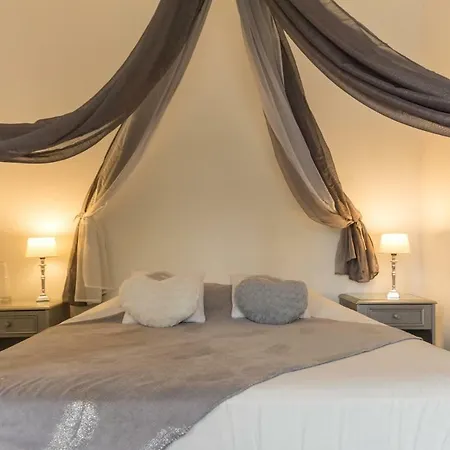 Le Moulin De La Cote D'hotes 3*